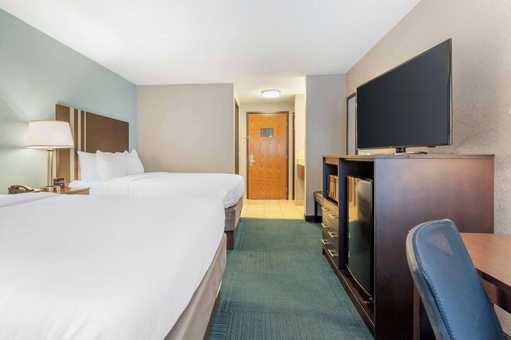 Room 12 of 34