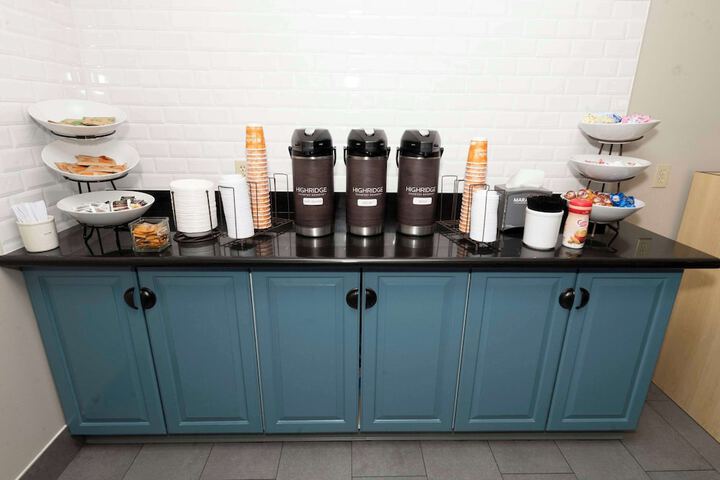 Breakfast/Coffee Service 80 of 86