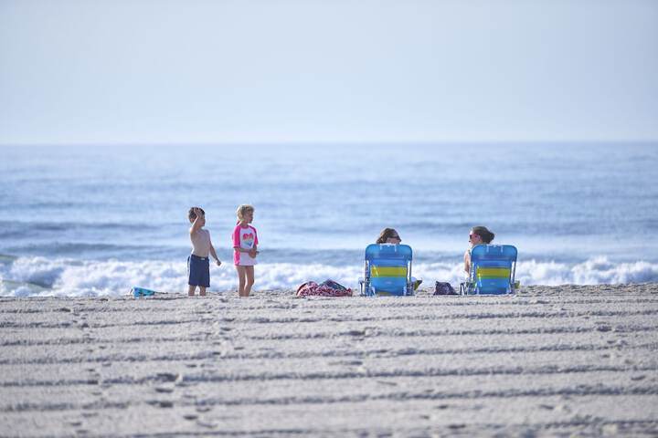 Drifting Sands Oceanfront Hotel