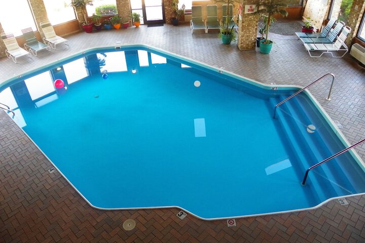 Pool 4 of 24