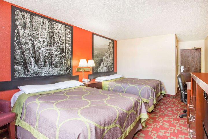 Room 12 of 15
