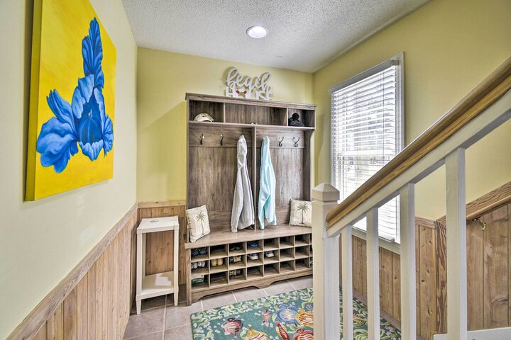 Home w / Deck in Corolla Light: Walk to Beach!
