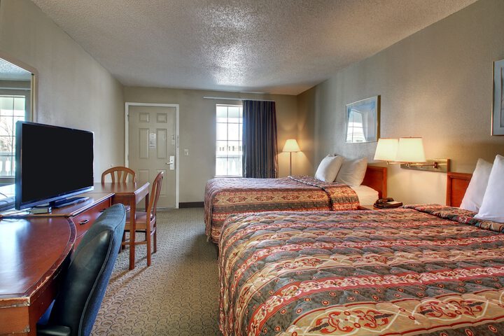 Room 6 of 7