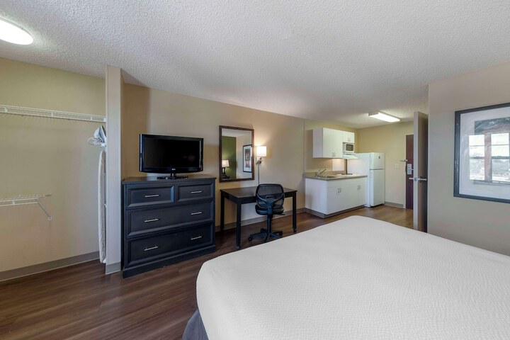 Extended Stay America Suites Orange County Katella Ave