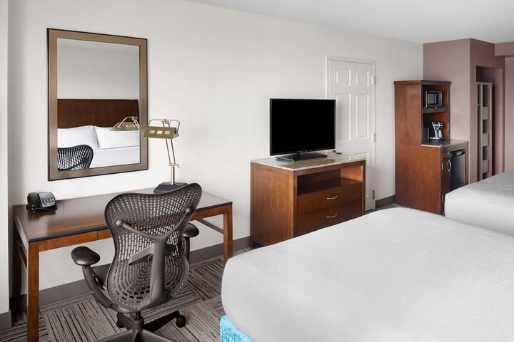 Room 10 of 28