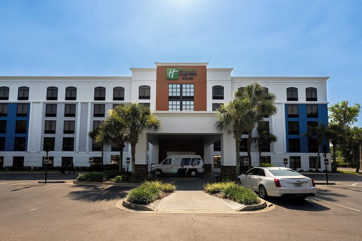 Hotel 4 of 50