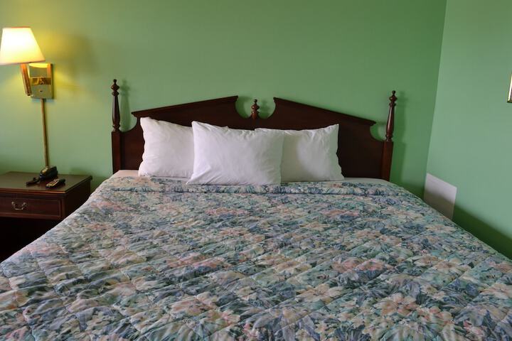 Room 16 of 34
