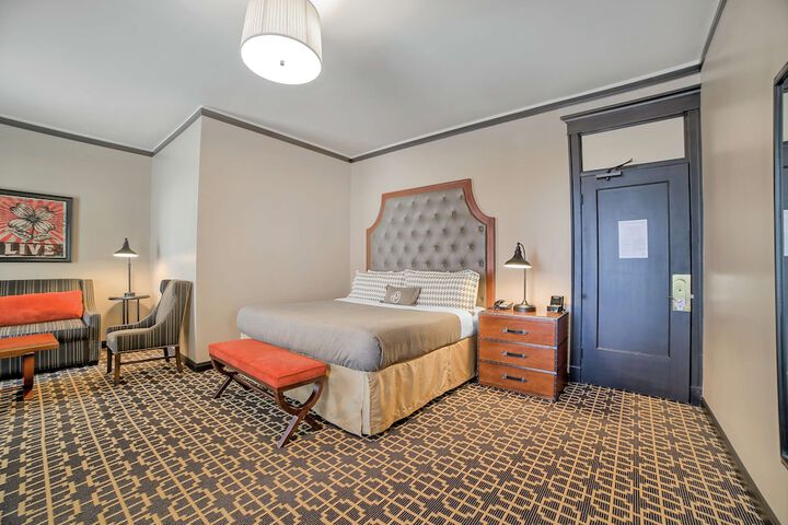 Room 30 of 62