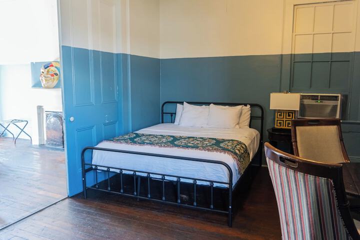Room 25 of 57