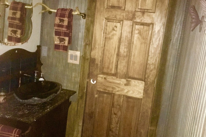 Room 128 of 198