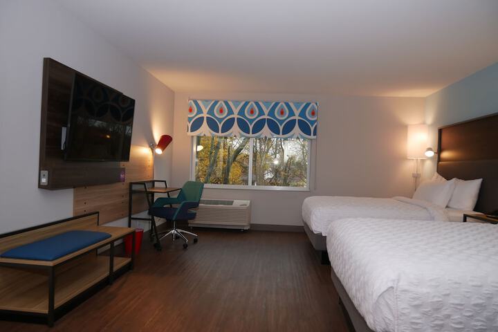 Room 10 of 20