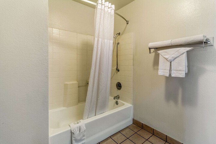 Quality Inn Fresno Near University