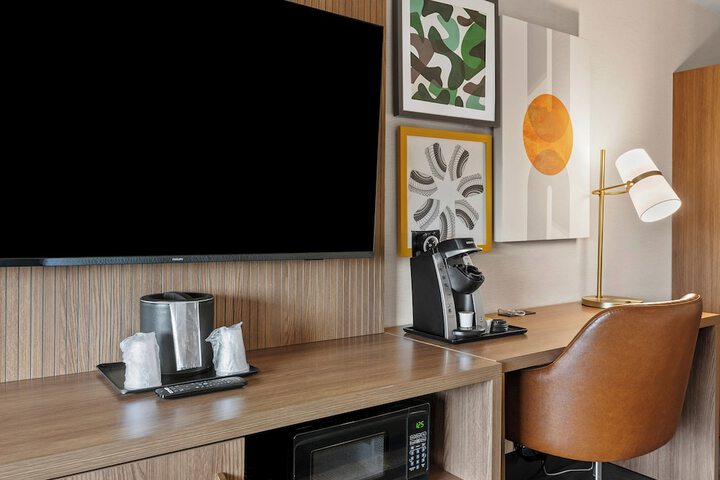 Holiday Inn Niagara Falls State Park Entry by IHG