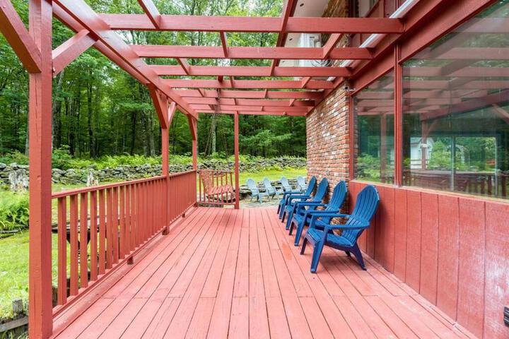 Sunset Estate in the Catskills