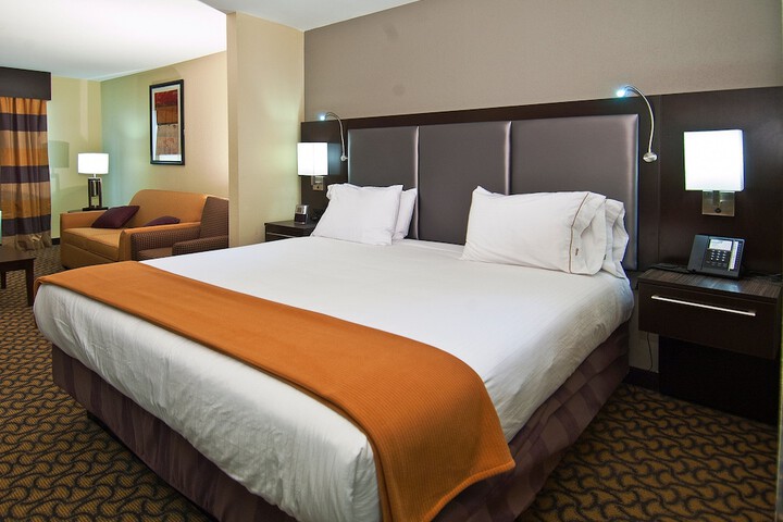 Holiday Inn Express & Suites Jackson / Pearl Intl Airport by IHG