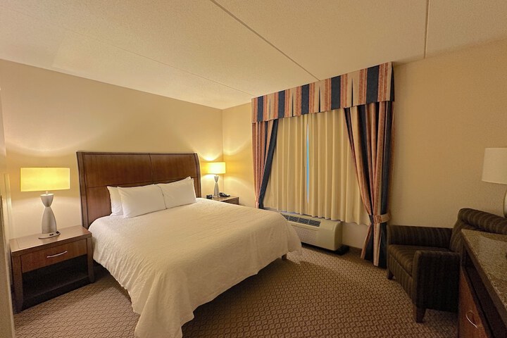 Arnot Grand Hotel & Suites