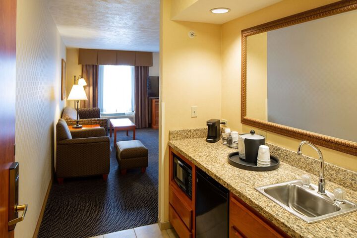 Room 42 of 71