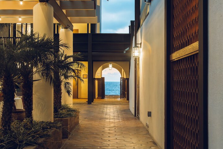 Hotel Exterior 102 of 122