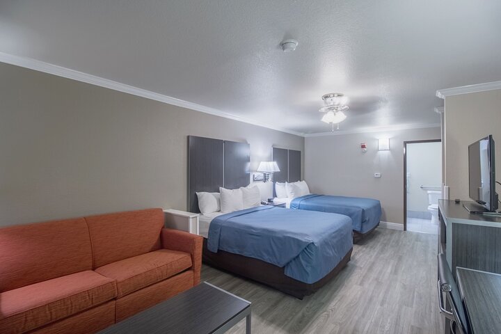 Room 15 of 38