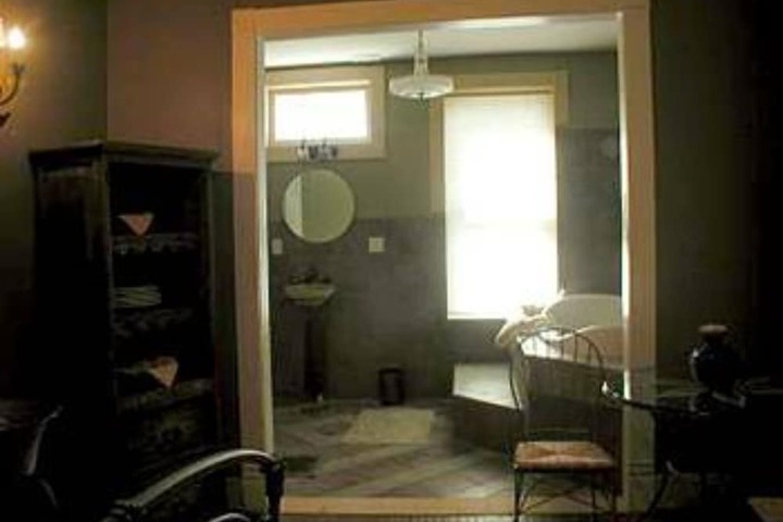 Room 4 of 20