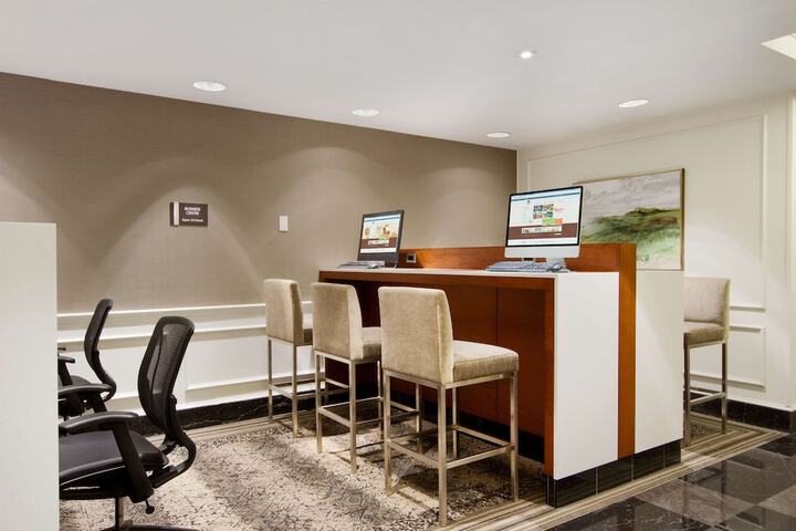 DoubleTree by Hilton Hotel Toronto Downtown