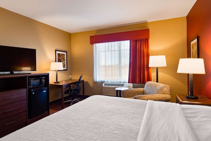 Room 32 of 48