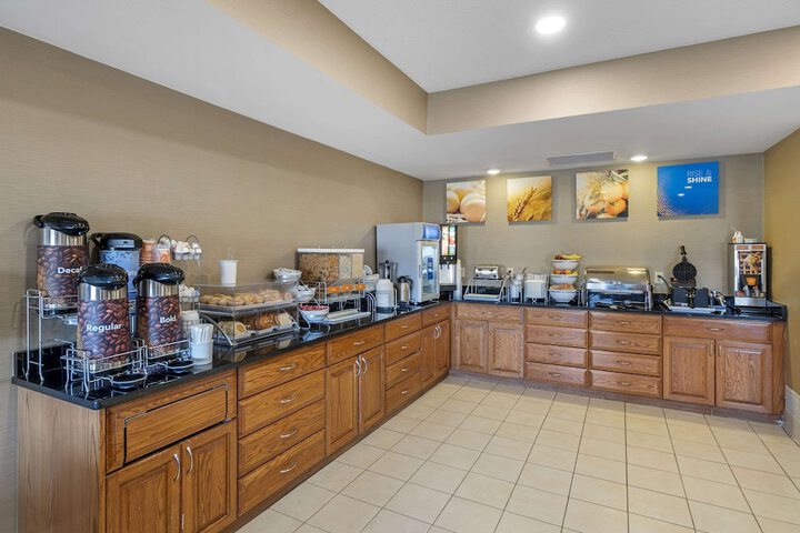 Breakfast/Coffee Service 22 of 27