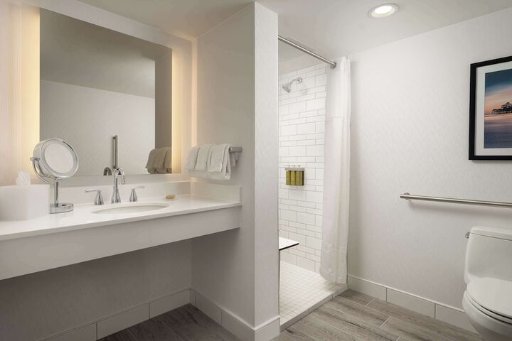 Room 25 of 108