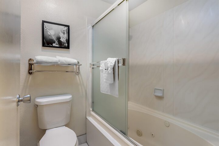 Best Western Plus Inn of Hayward