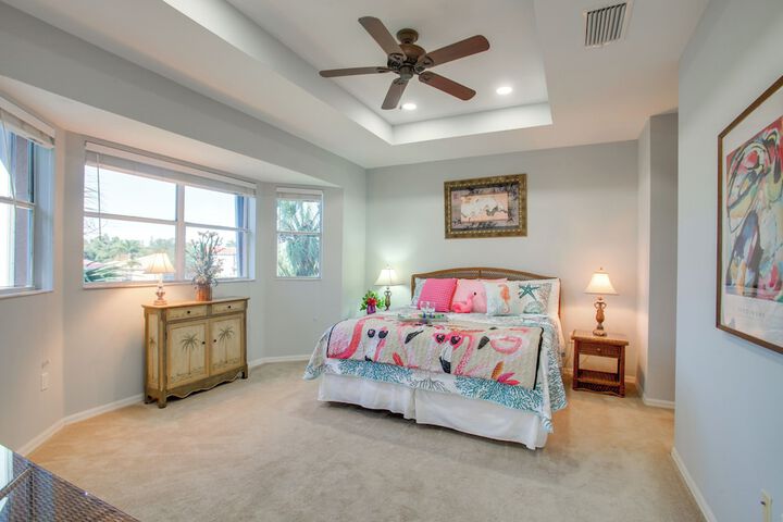 3 Mi to Dtwn Fort Myers: Condo w / Pool & Hot Tub