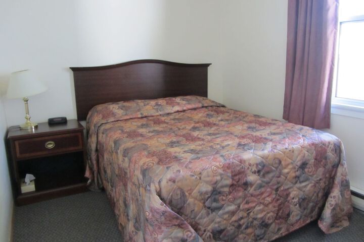 Room 27 of 33