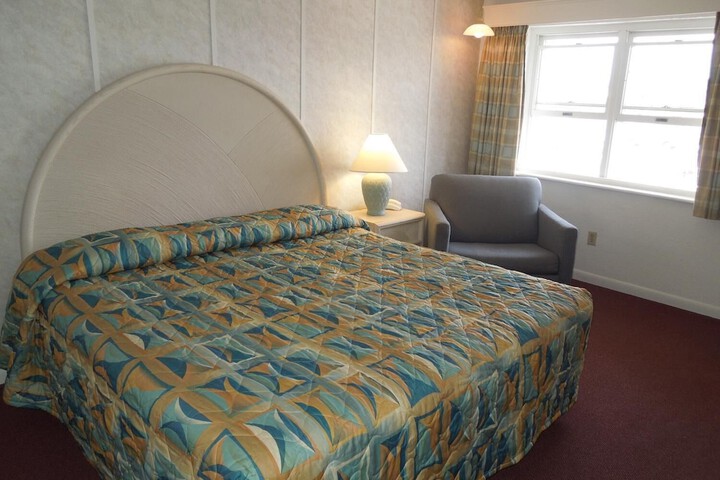 Room 13 of 22