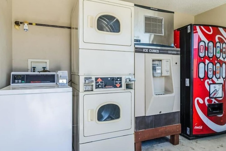Laundry 20 of 20