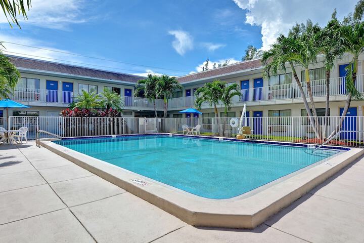 Pool 7 of 24