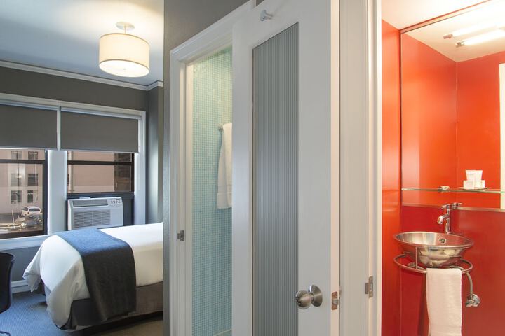 Room 64 of 83
