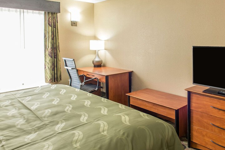 Room 8 of 30