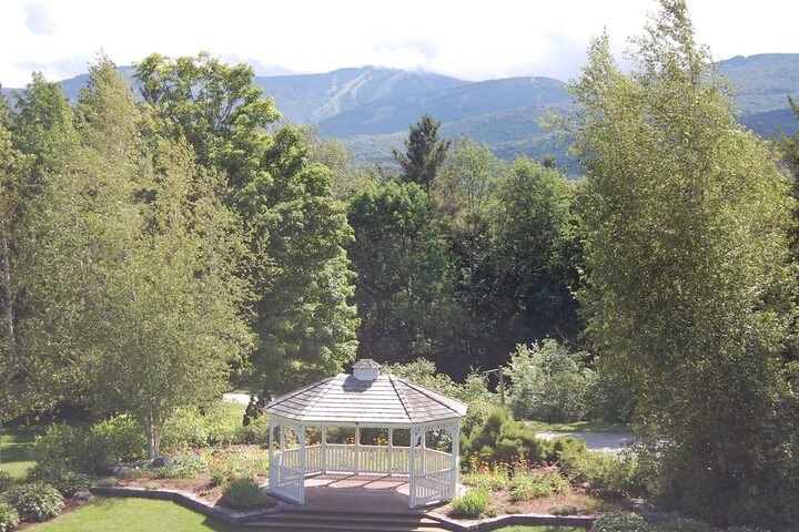 Summit Lodge
