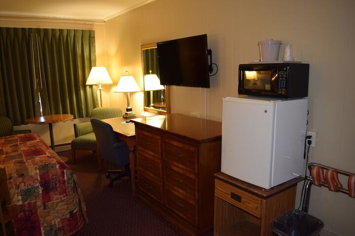 Room 11 of 19
