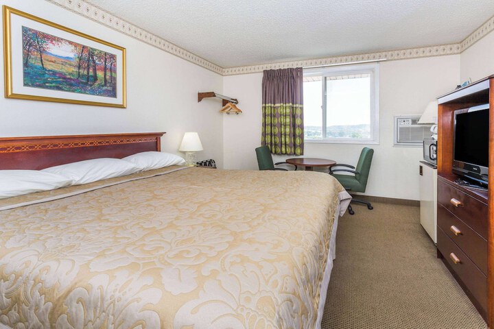 Room 19 of 25