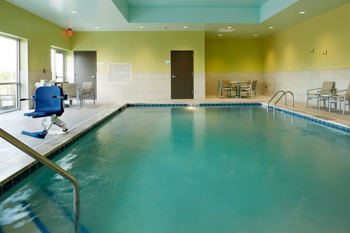 Holiday Inn Express & Suites-Cincinnati North - Liberty Way by IHG