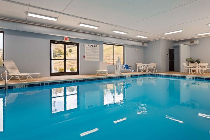 Pool 4 of 35