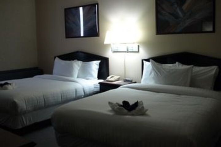Travelodge by Wyndham Conference Centre & Suites Whitecourt
