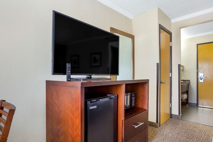 Room 19 of 30