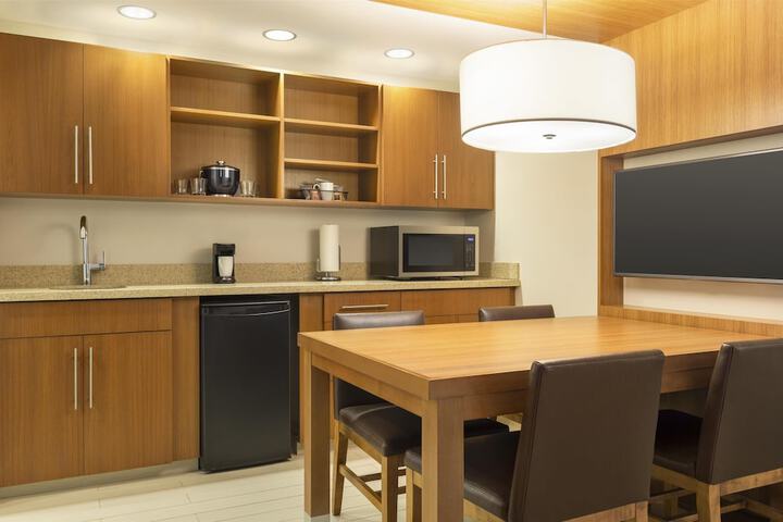 Hyatt Place Columbia / Downtown/The Vista