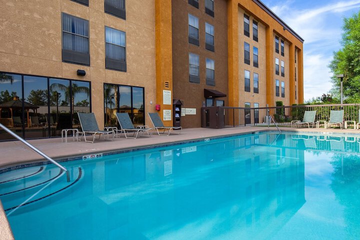 Pool 4 of 40