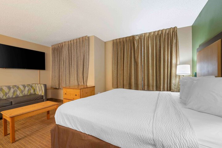 Room 21 of 32