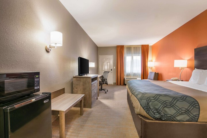 Room 13 of 34