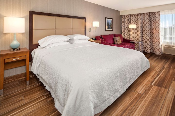Hampton Inn & Suites Seattle-North / Lynnwood