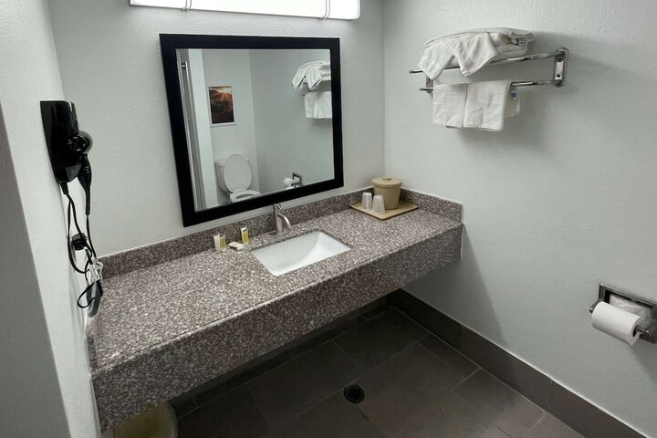 Room 14 of 17