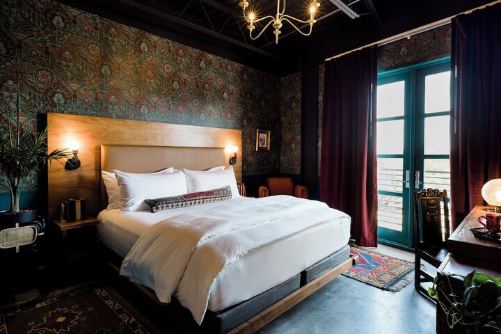 Room 29 of 74